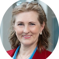 Portrait von Sabine M. Fischer