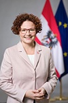 Portraitfoto von Elisabeth Zehetner
